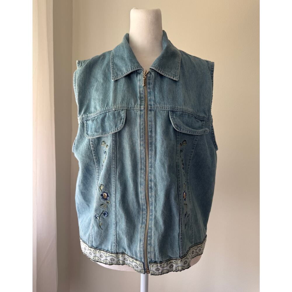 Vintage Y2K New Look Light Wash Denim Embroidered 
Full Zip Collared Vest